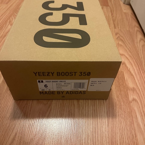 Yeezy boost 350 - Picture 3 of 5